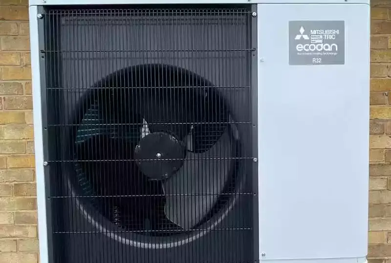 xair source heat pump installers middlesbrough.jpg.pagespeed.ic .51rLBEKsYc