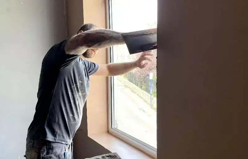 xinternal wall insulation being applied.jpg.pagespeed.ic .OUtI35CFoW