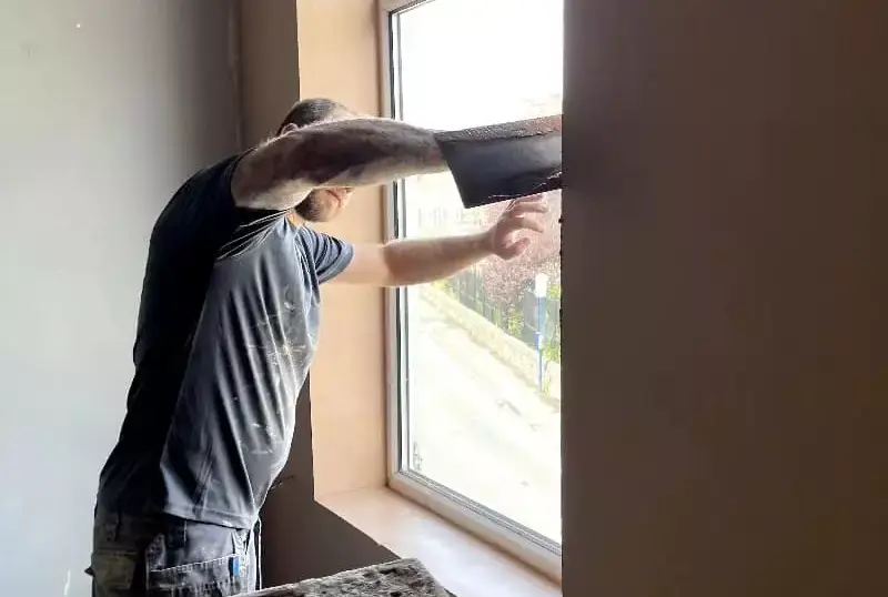 xinternal wall insulation being applied.jpg.pagespeed.ic .OUtI35CFoW