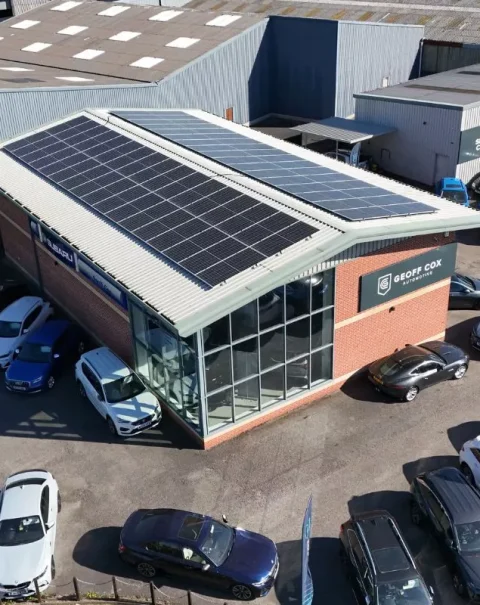 xcar showroom with solar panels.jpg.pagespeed.ic .JghXDaAY98
